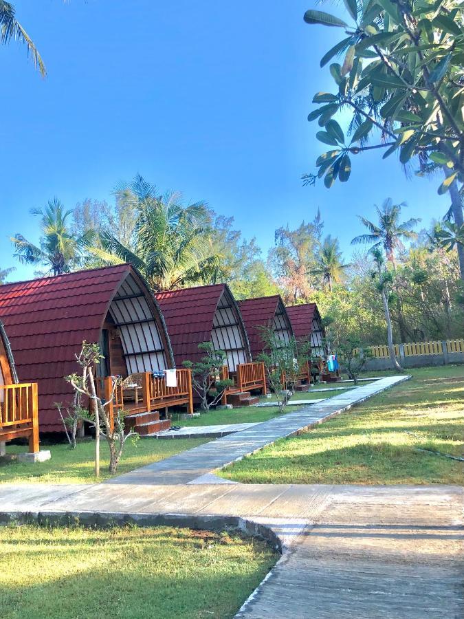 Blue Moon Meno Hotel Gili Meno Exterior foto