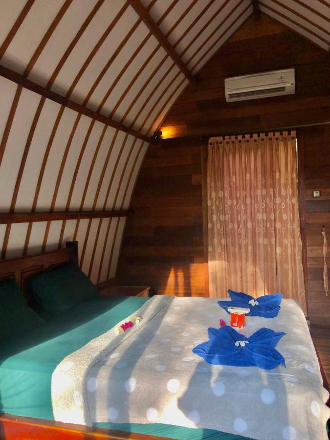 Blue Moon Meno Hotel Gili Meno Exterior foto