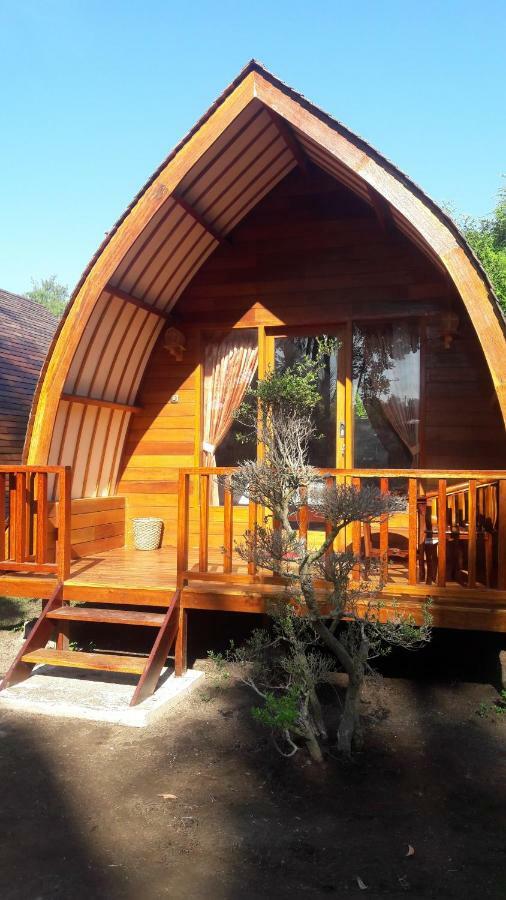 Blue Moon Meno Hotel Gili Meno Exterior foto