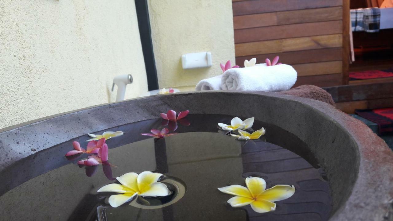 Blue Moon Meno Hotel Gili Meno Exterior foto